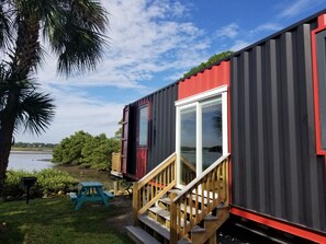 Alice Container Home | Bed sheets