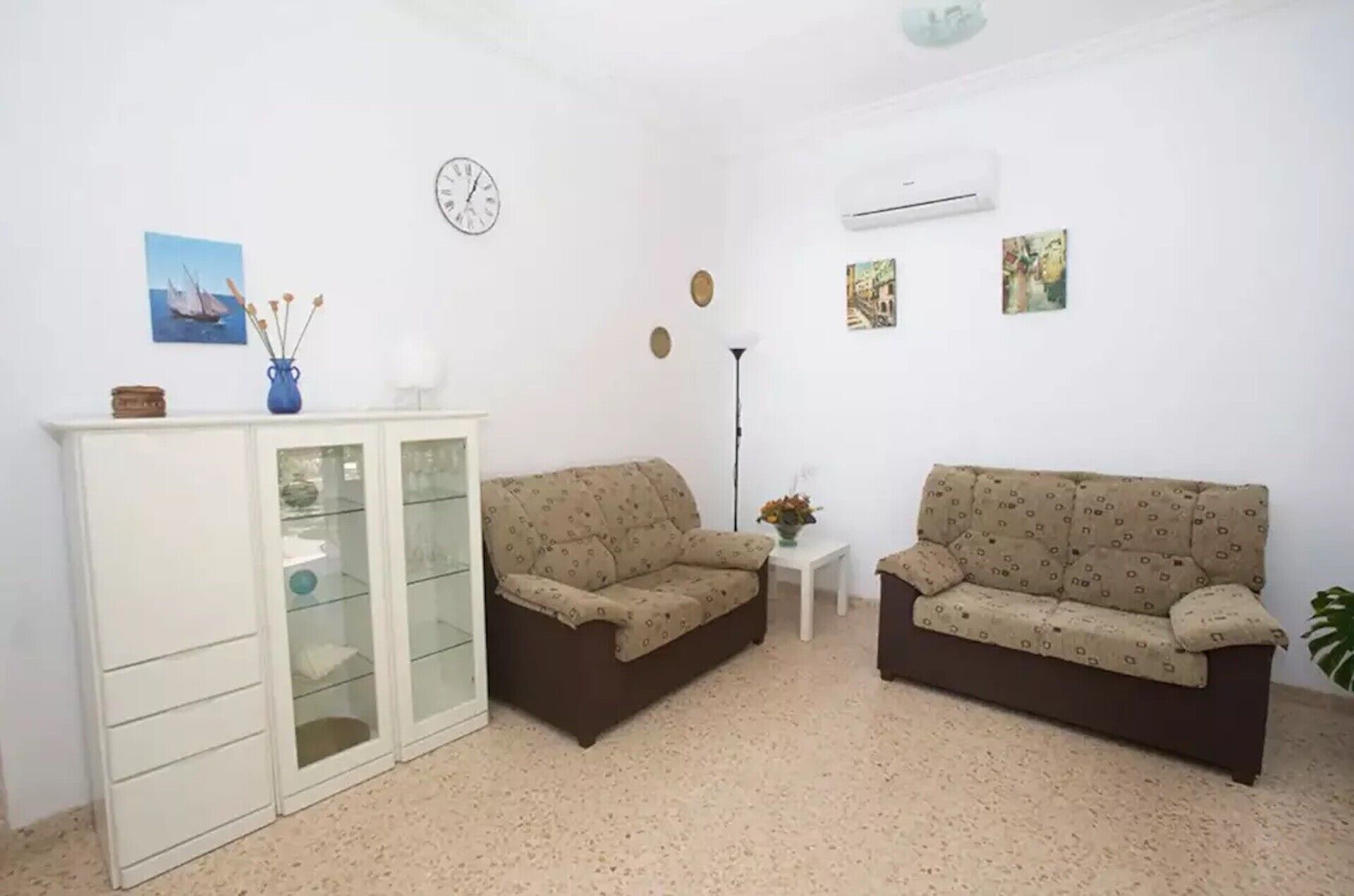 TV, DVD player, aparelho de som