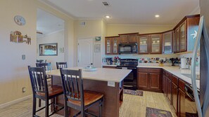 Fridge, microwave, oven, stovetop - Family Tides: 3  BR, 2  BA House in Caplen, Sleeps 11 (Caplen)