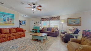 TV, fireplace, offices - Family Tides: 3  BR, 2  BA House in Caplen, Sleeps 11 (Caplen)