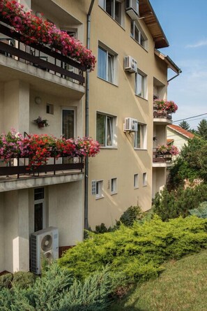 Front of property - Jasmin Hotel (Sofia)