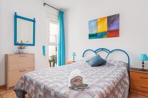 2 chambres, fer et planche à repasser, Wi-Fi gratuit, draps fournis