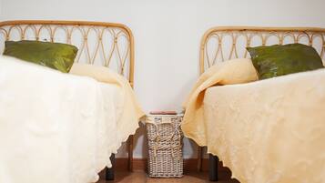 2 chambres, fer et planche Ă repasser, Wi-Fi gratuit, draps fournis