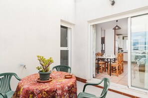 Dining - Charming Holiday Apartment with Terrace (Barbate)