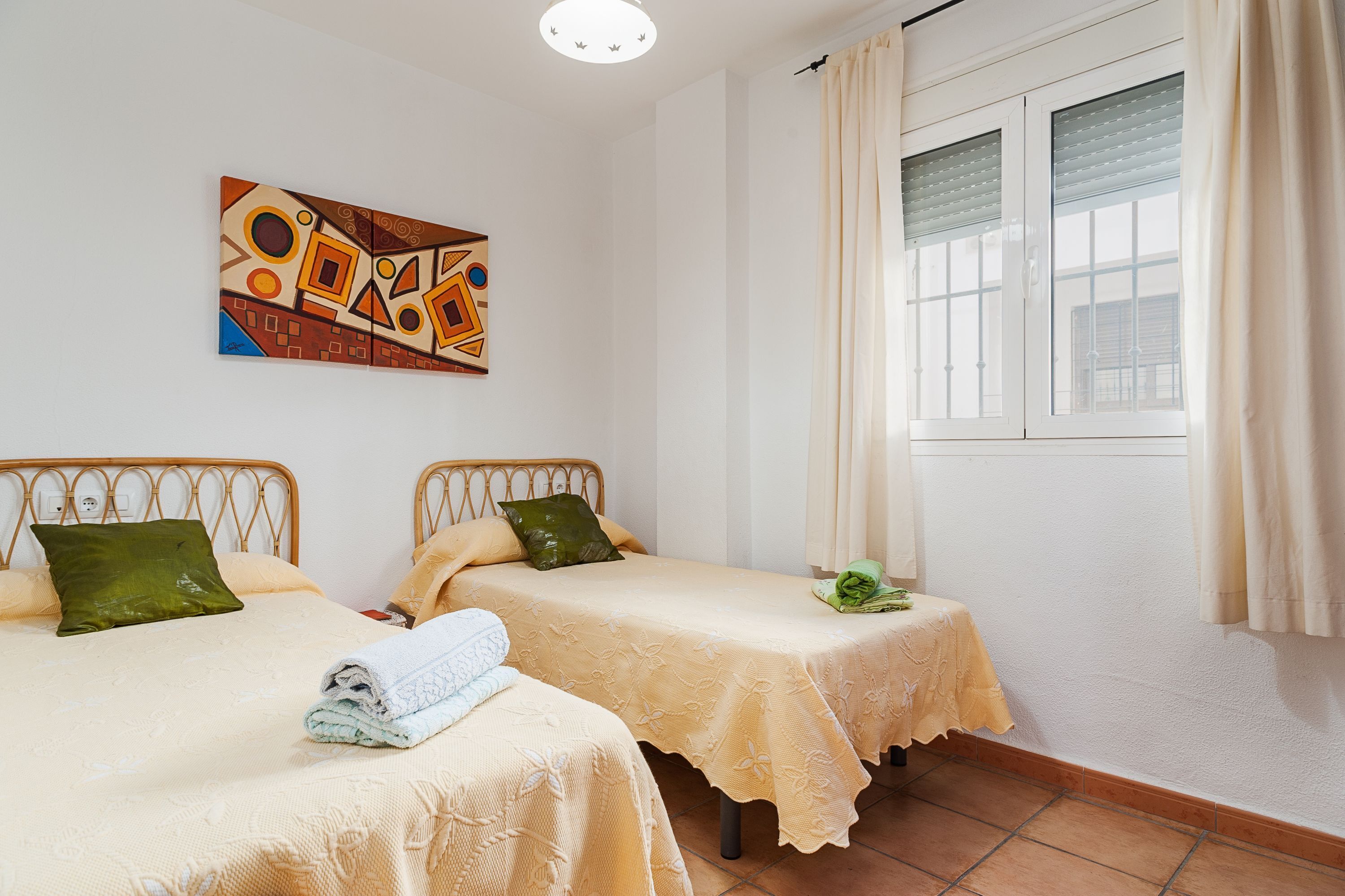 2 dormitorios, tabla de planchar con plancha, wifi gratis y ropa de cama