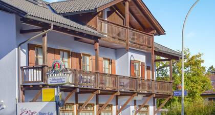 Katharinenhof Holiday Apartment "Kramer Sehr Groß" with Balcony, Mountain View & Wi-Fi