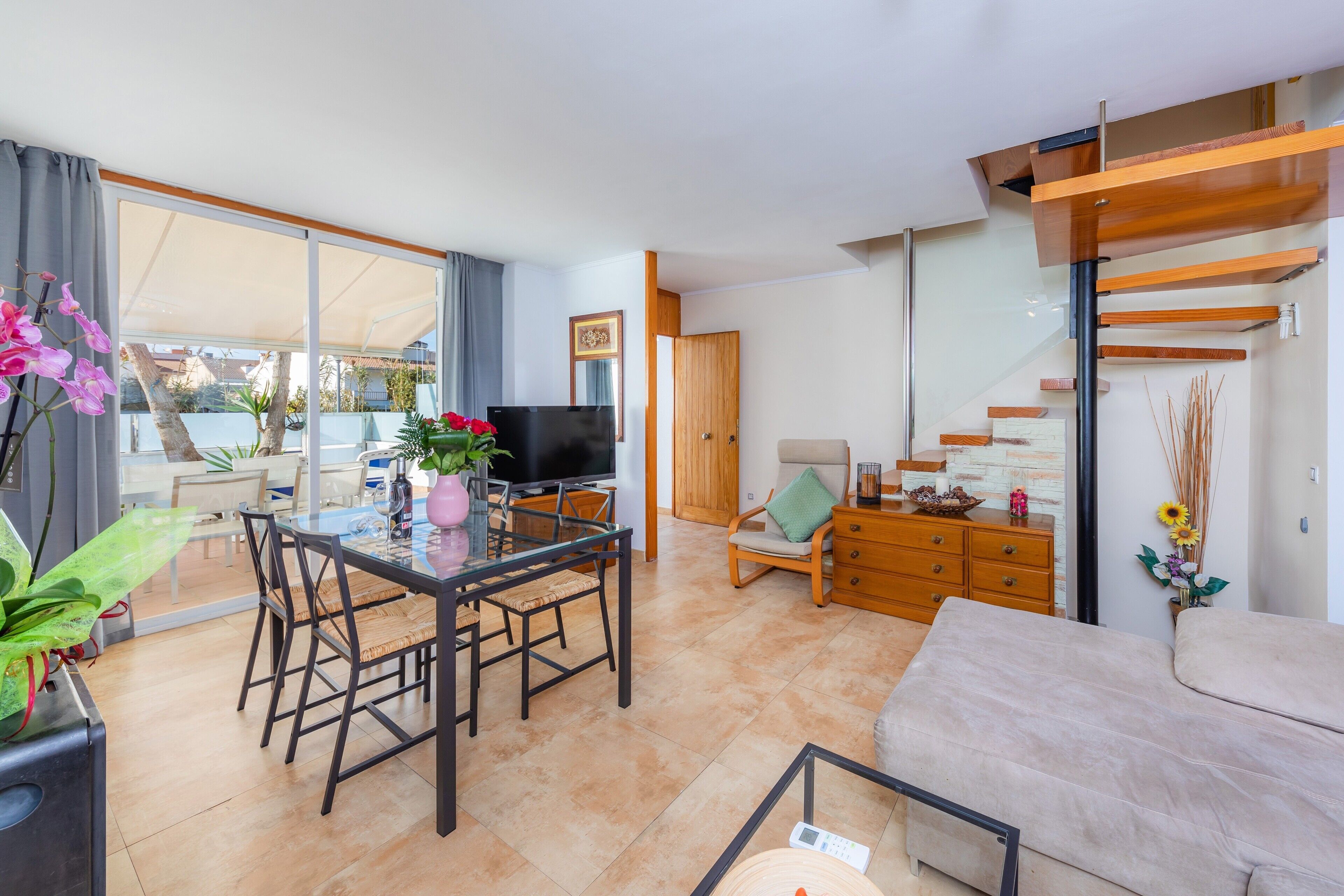 TV, fireplace, DVD player