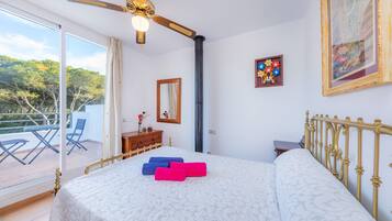 3 habitaciones, tabla de planchar con plancha y wifi gratis