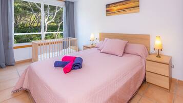 3 sovrum, strykjärn/strykbräda, gratis wi-fi och sängkläder