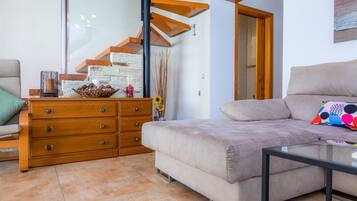 TV, fireplace, DVD player