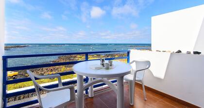 Charmant appartement en bord de mer avec balcon et Wi-Fi
