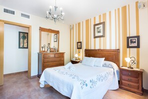 3 habitaciones, tabla de planchar con plancha y wifi gratis 