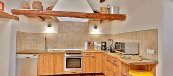 Heavenly Villa "Can Caseres" with Saltwater Pool, Orchard and Mountain View