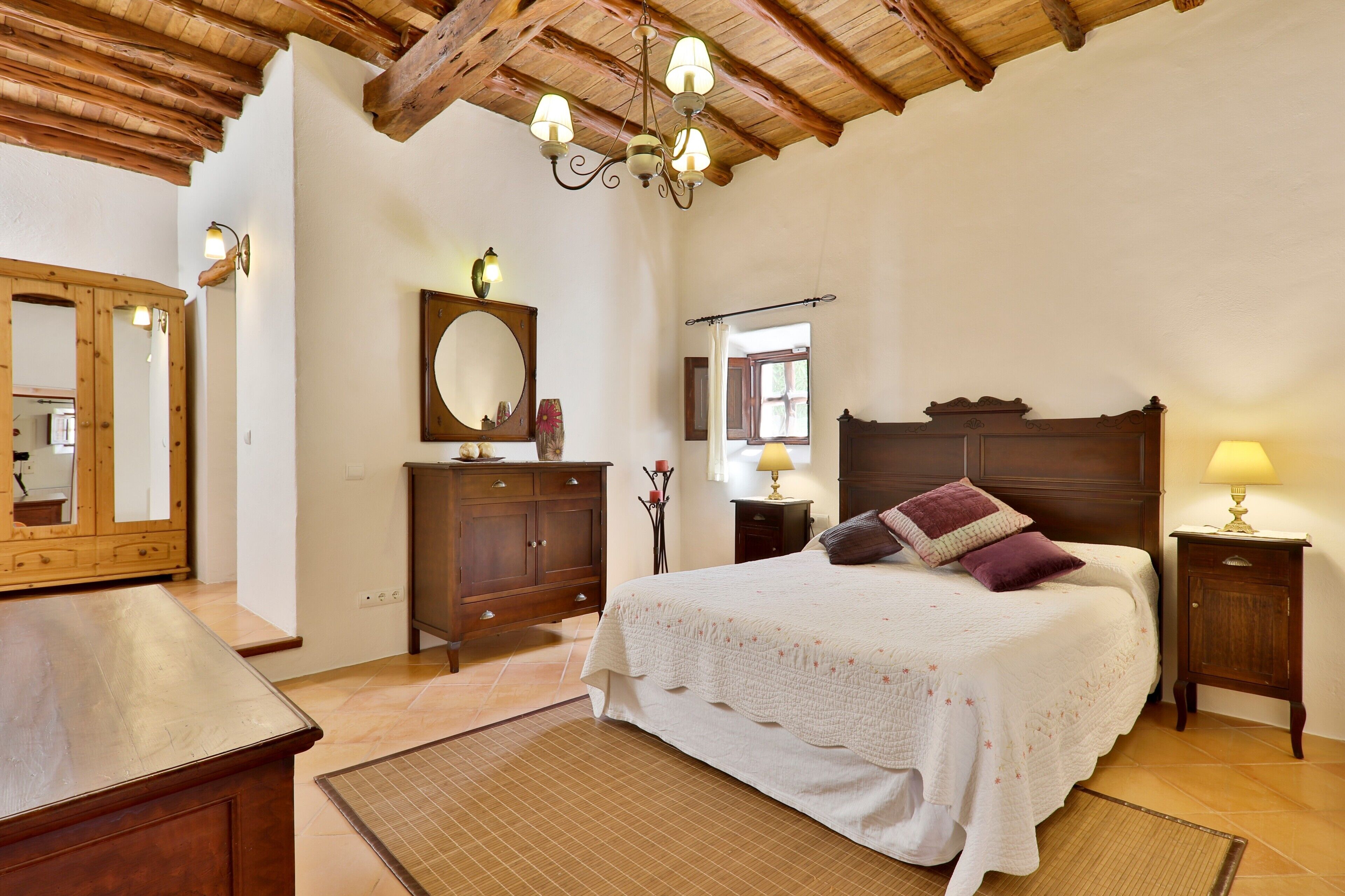 7 habitaciones, tabla de planchar con plancha y wifi gratis 