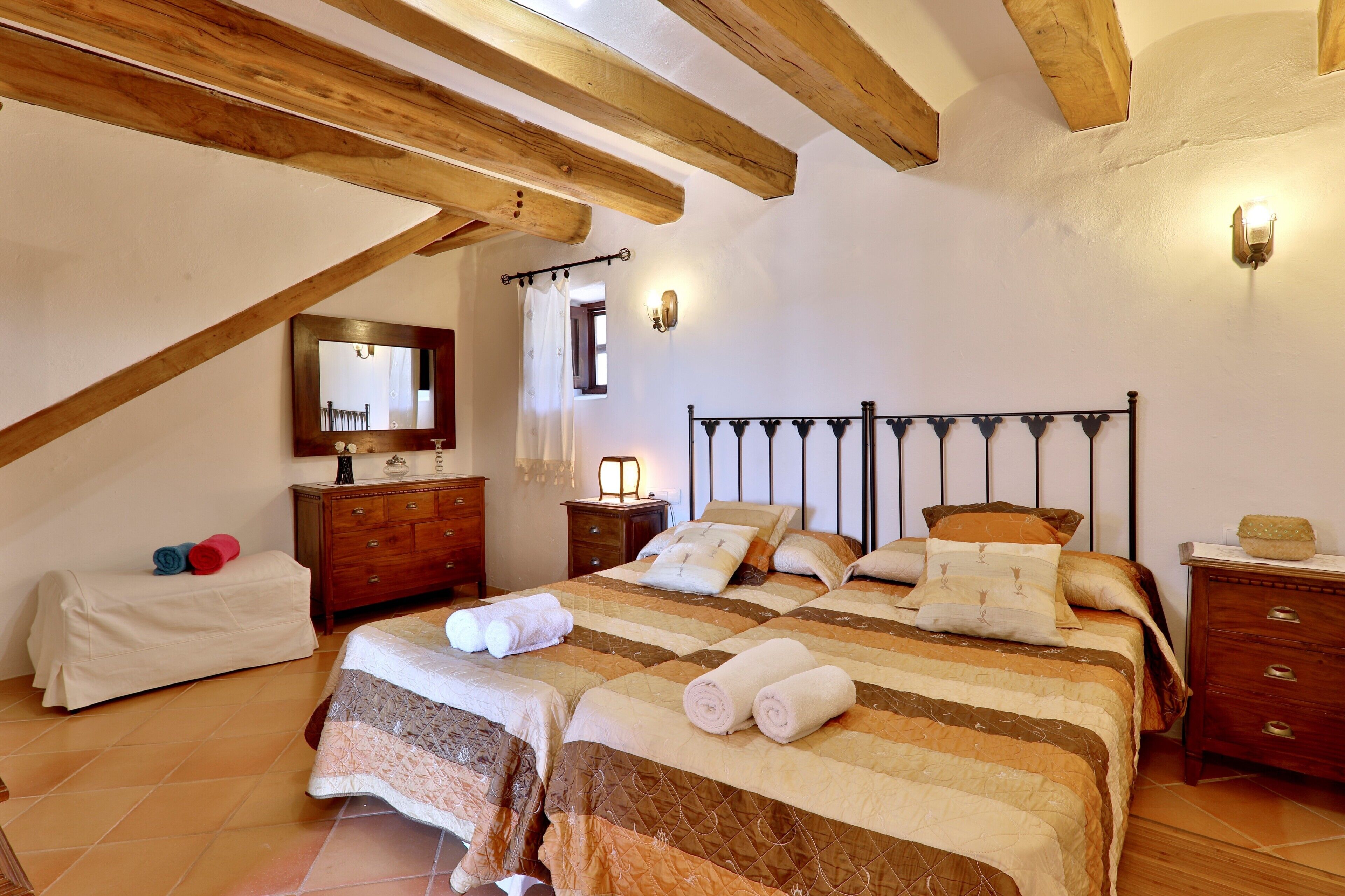 7 bedrooms, iron/ironing board, free WiFi, bed sheets