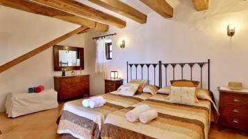 7 bedrooms, iron/ironing board, free WiFi, bed sheets