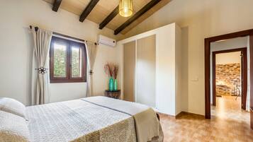 3 quartos, ferros/tábuas de passar roupa, Wi-Fi de cortesia