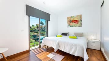 2 makuuhuonetta, silitysrauta/-lauta, ilmainen Wi-Fi, vuodevaatteet