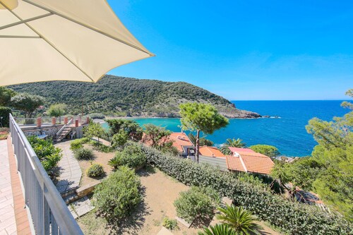 In a dreamy location with sea view - Villa Belvedere Nisporto