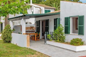 Outdoor dining - Well-maintained complex with communal pool - Casa Son Xoriguer 14 (Son Xoriguer)