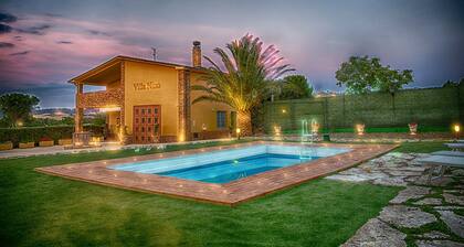 Fantastische Villa mit Pool, WLAN, Klimaanlage und Heimkino; Mitbringen von Haustieren ist erlaubt