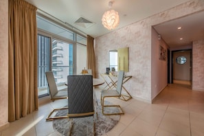 Interior - 2-Bedroom Apartment Panoramic Burj Khalifa View (Downtown Dubai)