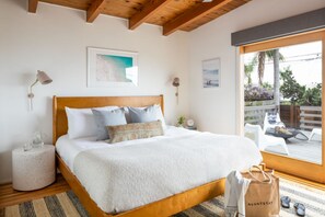 3 habitaciones, tabla de planchar con plancha y cuna de viaje 