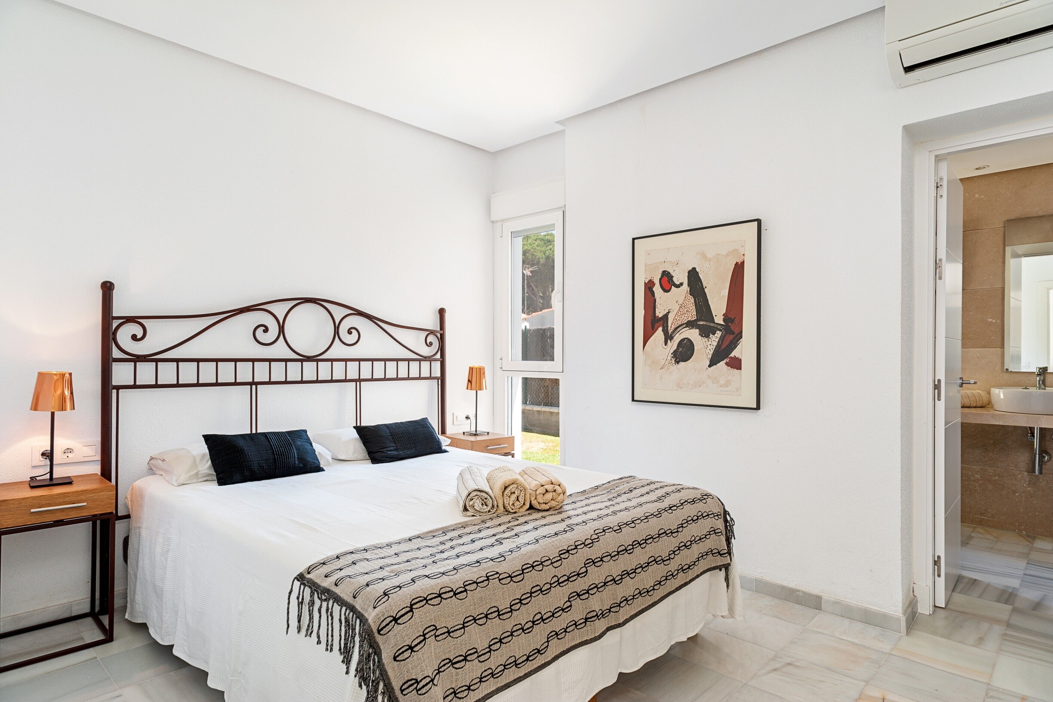 4 habitaciones, tabla de planchar con plancha y wifi gratis 