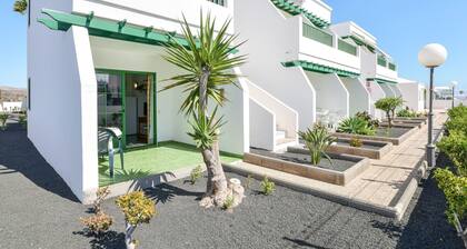Cosy Apartment "Mimosa B1" Close to Beach with Terrace, Pool & Wi-Fi