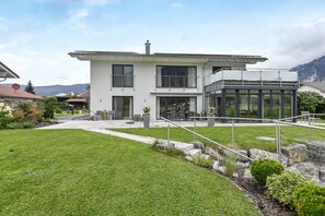 Exterior - Luxury Holiday Apartment with Wi-Fi, Fireplace, Balcony, Sauna & Whirlpool (Inzell)