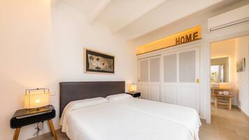 2 slaapkamers, een strijkplank/strijkijzer, gratis wifi, beddengoed