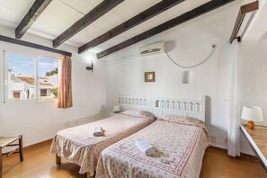 2 多间卧室、熨斗/熨衣板、免费 WiFi、床单