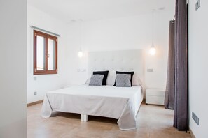 4 Schlafzimmer, Bügeleisen/Bügelbrett, kostenloses WLAN, Bettwäsche