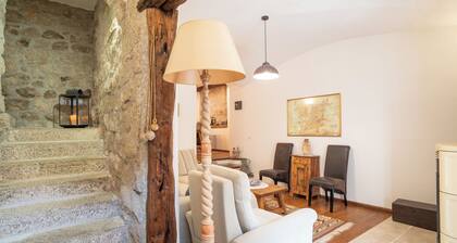 Historic, Centrally Located Holiday Home with Wi-Fi and Fireplace