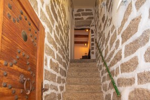 Interior - Historic, Centrally Located Holiday Home with Wi-Fi and Fireplace (Alà dei sardi)