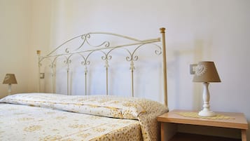1 bedroom, iron/ironing board, bed sheets