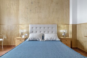 2 slaapkamers, een strijkplank/strijkijzer, gratis wifi, beddengoed