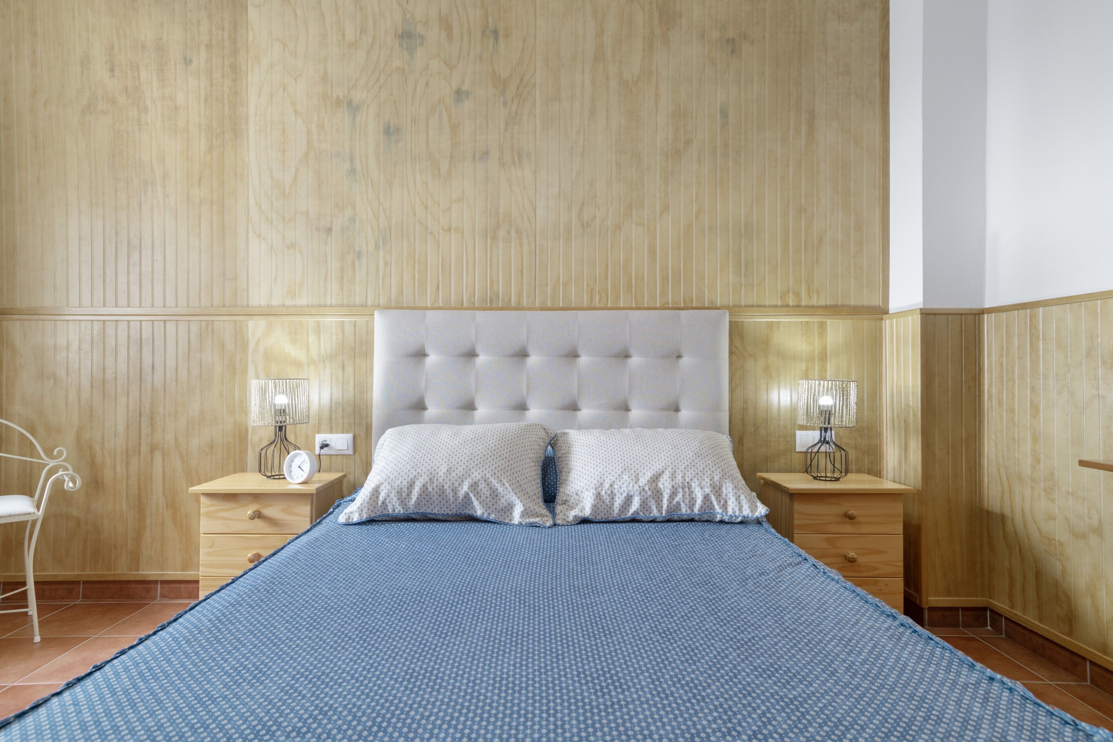 2 slaapkamers, een strijkplank/strijkijzer, gratis wifi, beddengoed