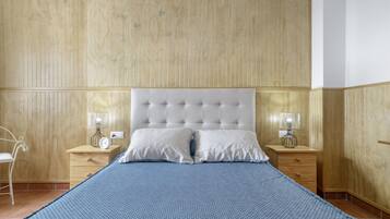 2 slaapkamers, een strijkplank/strijkijzer, gratis wifi, beddengoed