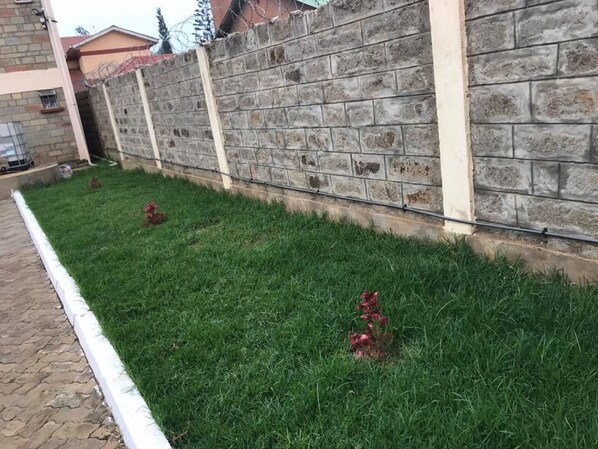 Exterior - The Loop Guest House and Restaurant (Eldoret)