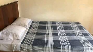 Superior Single Room | Free WiFi, bed sheets