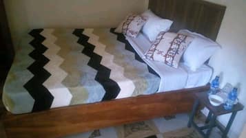 Superior Single Room | Free WiFi, bed sheets