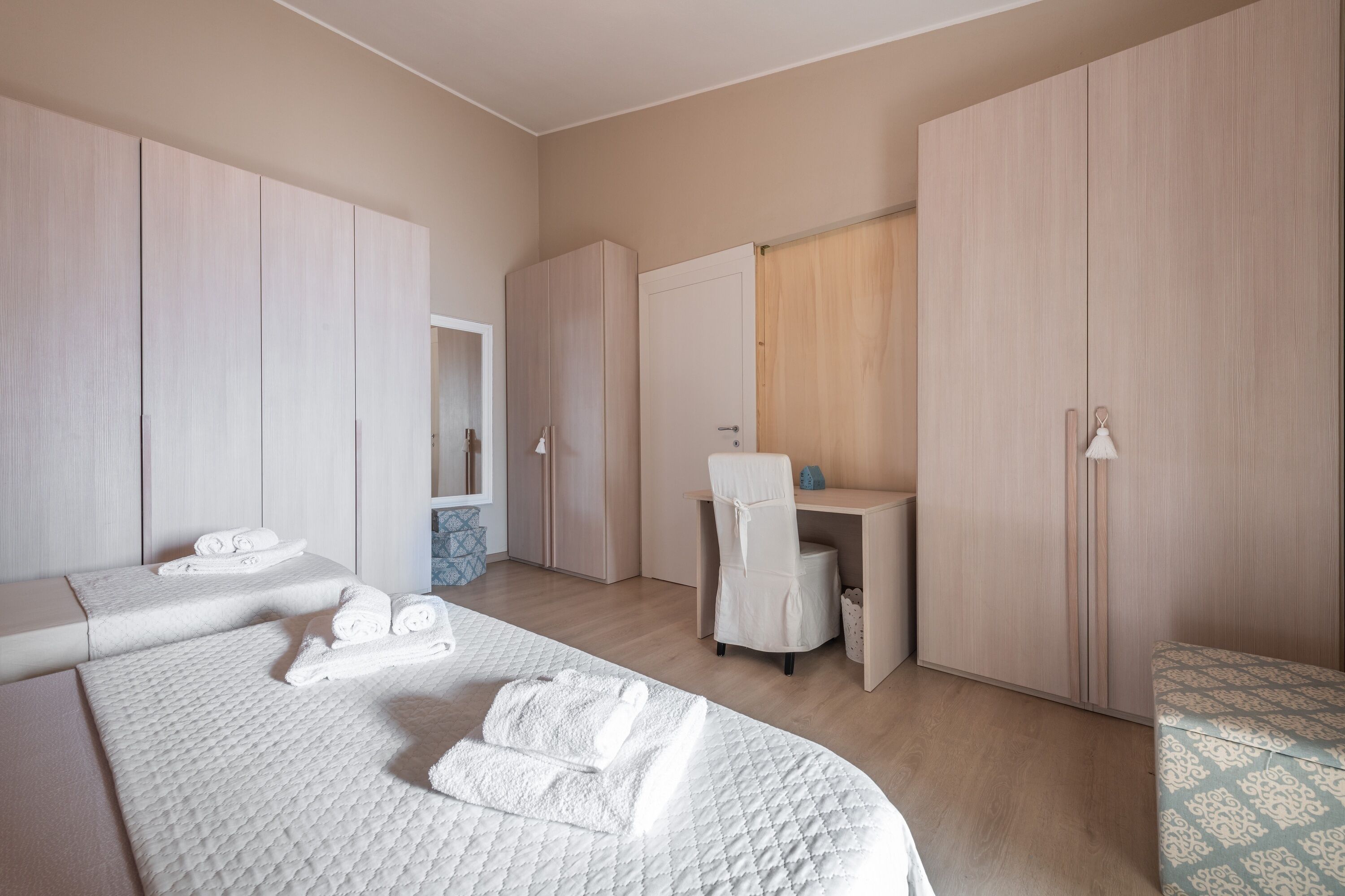 3 dormitorios, tabla de planchar con plancha, wifi gratis y ropa de cama