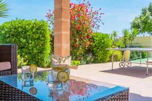 Outdoor dining - Traditional villa with a private pool, Wi-Fi, garden and terrace (Pollença)