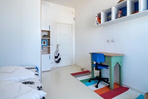 3 bedrooms, free WiFi, bed sheets