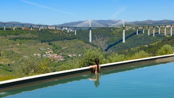 Indoor pool, seasonal outdoor pool, open open 24 hours, sun loungers