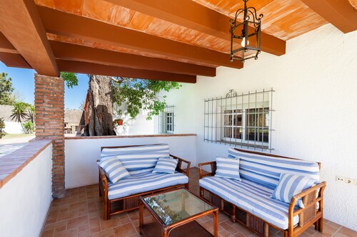 Charming House with Spacious Garden, Pool, Terrace, Wi-Fi – Pet Friendly