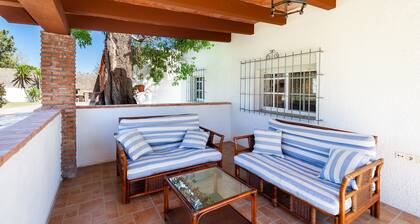 Charming House with Spacious Garden, Pool, Terrace, Wi-Fi – Pet Friendly