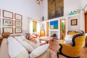 4 soverom, strykejern/-brett, wi-fi (inkludert) og sengetøy