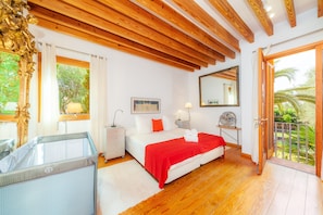 4 bedrooms, iron/ironing board, free WiFi, bed sheets - Family-friendly and with a spectacular garden – Holiday Home Cala Bona (Cala Bona)